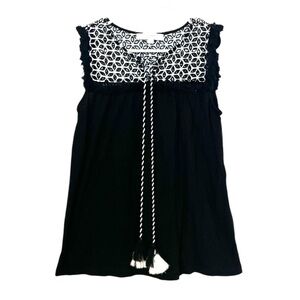 2/$30 - Loft - Black and White Sleeveless Blouse/Top with Geometric Pattern